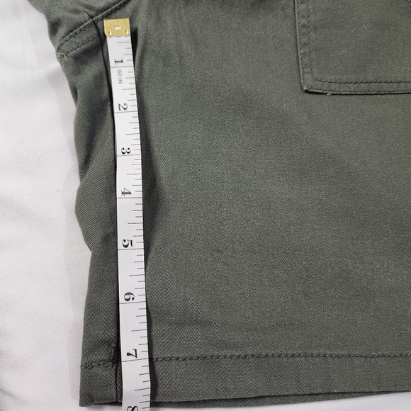 Jones New York New Utility Short - Picture 5 of 12